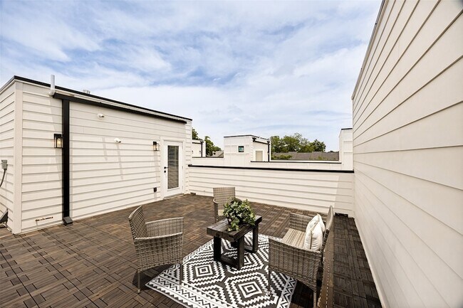 Photo - 5633 Live Oak St Unit 103