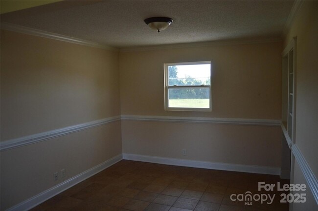 Photo - 2166 Old Mountain Rd