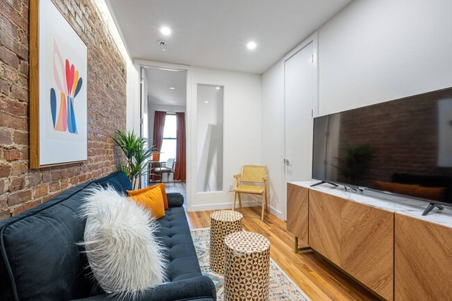 Building Photo - 829 9th Ave Unit ID1261203P