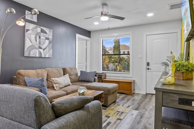 Building Photo - 2620 Arbor St Unit FL2-ID1257725P