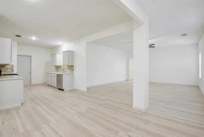 Photo - 6627 Stonecross Creek Ln