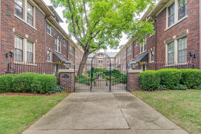 Photo - 1711 18th Ave S Unit F2