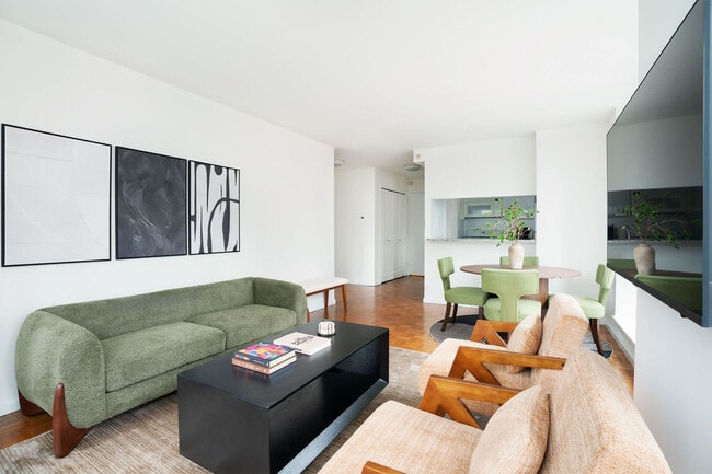 Photo - 350 W 43rd St Unit ID1381653P