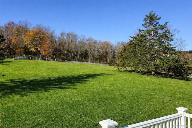 Photo - 492 Mooney Hill Rd