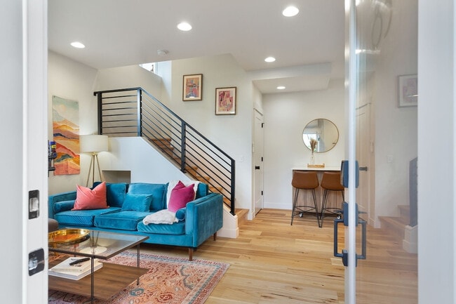 Photo - 65 W Dravus St Unit SI ID1035898P