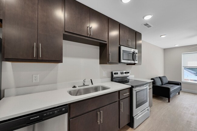 Photo - 707 W Springfield Ave