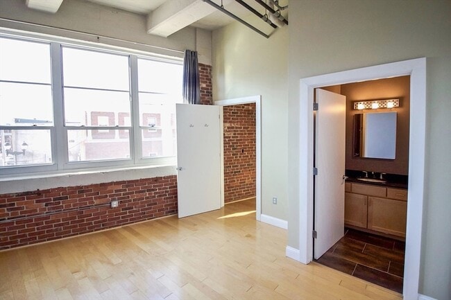 Photo - 51 Lafayette St Unit 208