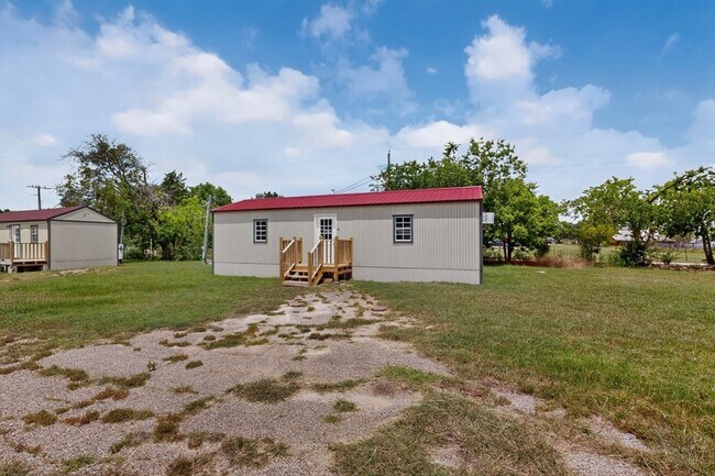 Photo - 1657 E 2nd St