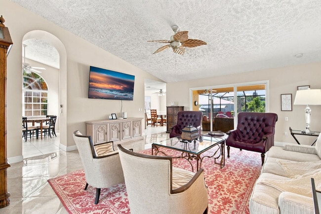 Building Photo - 152 NE Twylite Terrace Unit SI FL1-ID1621174P