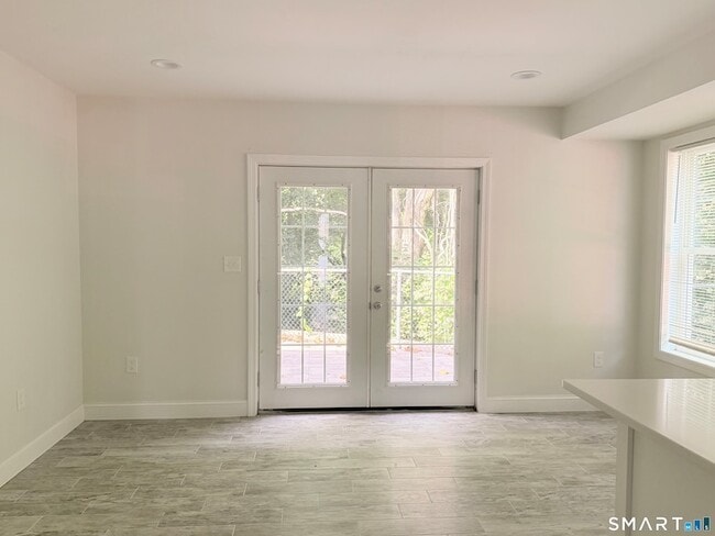 Photo - 1083 Whalley Ave