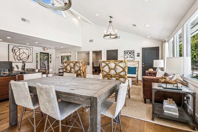 Photo - Cortland on Cumberland