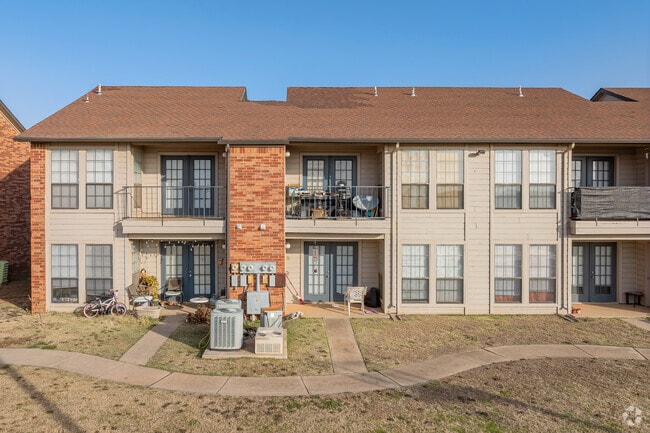 Alternative Exterior - Country Club Apartments