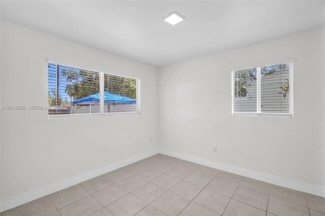 Photo - 1548 NE 131st Ln Unit 1548