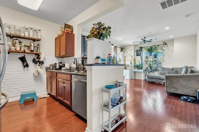 Photo - 731 Strassle Wy