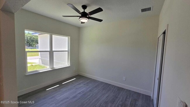 Photo - 557 Macon St