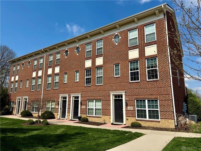 Building Photo - 1004 Parklake Row