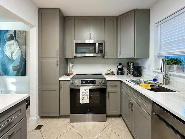 Photo - 7920 Sun Island Dr S Unit 102