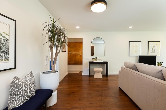 Photo - 2166 E Valley Rd