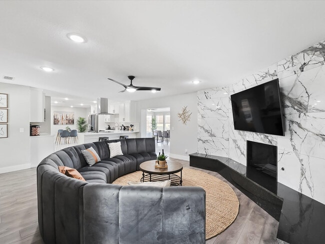 Building Photo - 1008 Ridgefield Dr Unit ID1019541P