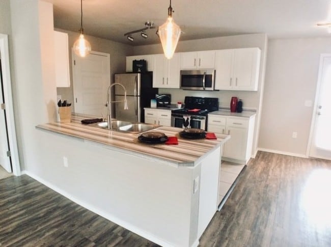 Photo - Crown Lone  Oak Apartment Homes