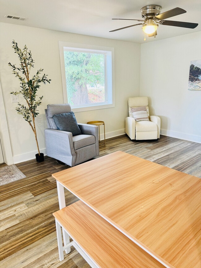 Photo - 104 Smythe St Unit ID1234781P