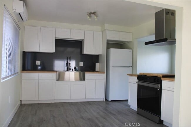 Photo - 11215 Dalwood Ave