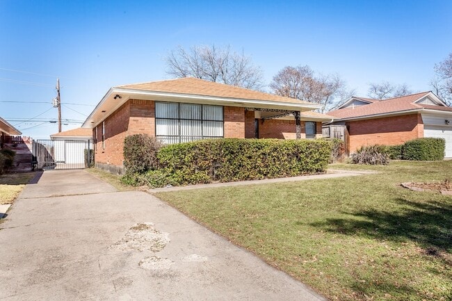 Photo - 2625 San Medina Ave