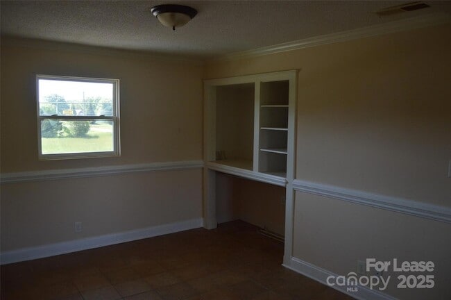 Photo - 2166 Old Mountain Rd