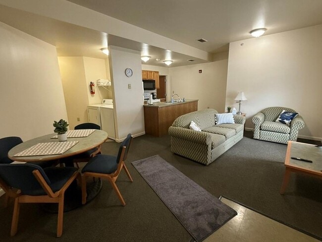 Photo - 1950 W 1st St