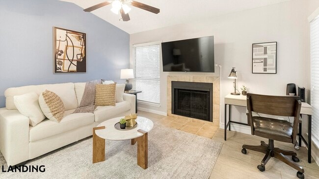 Building Photo - 711 Brentford Pl Unit 215