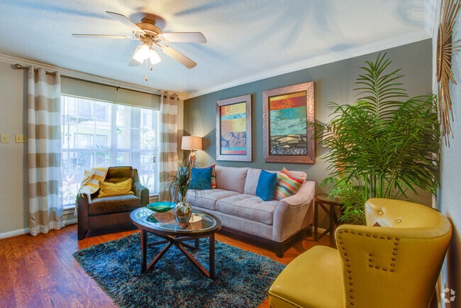 Living Area - The Abbey at Briar Forest