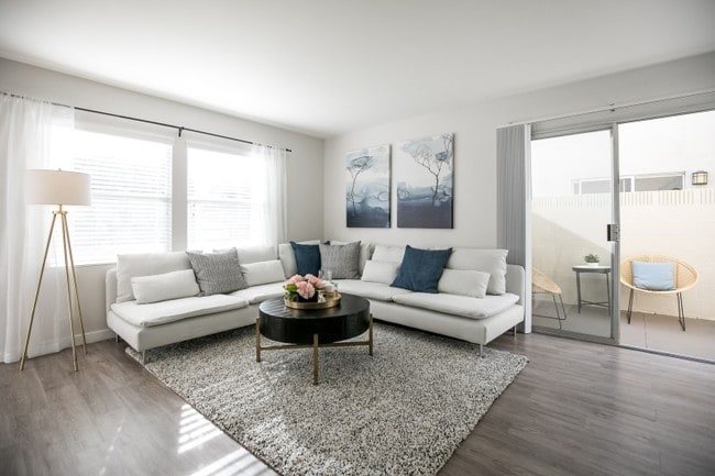 Photo - CitiZen South Bay on West 235th St.