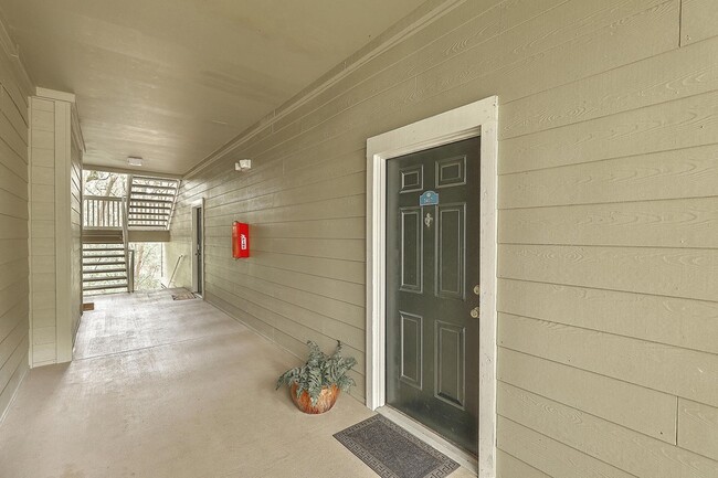 Photo - 1600 Long Grove Dr