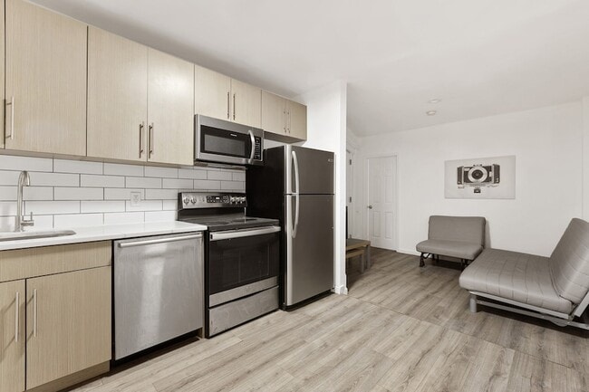 Photo - 207 W 136th St