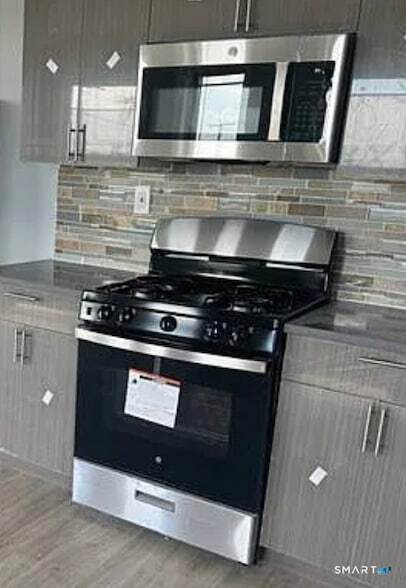 Building Photo - 784 Hallett St Unit 2