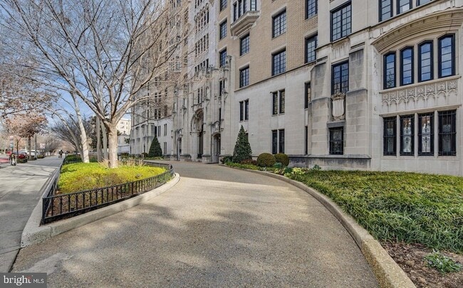 Photo - 1701 16th St NW Unit 410