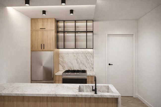 Photo - 313-321 E 17th St