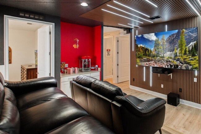 Photo - 421 Burma St Unit SI ID1473064P