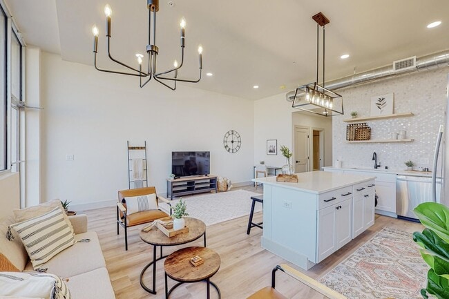 Building Photo - 223 Sierra Dr SE Unit C1