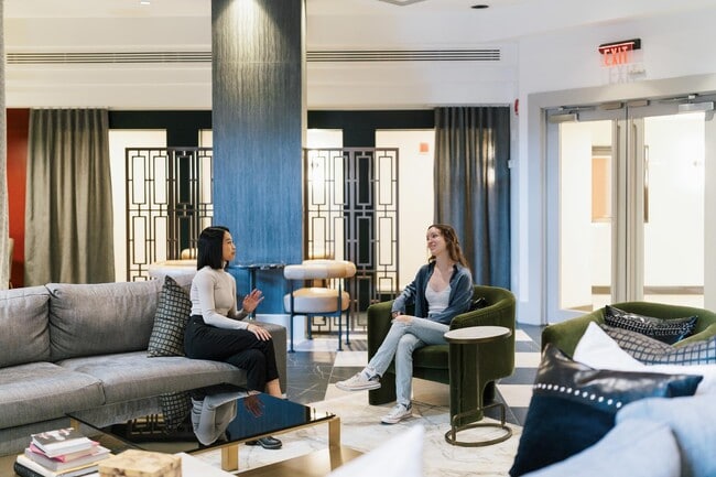 Photo - 1301 Thomas Circle