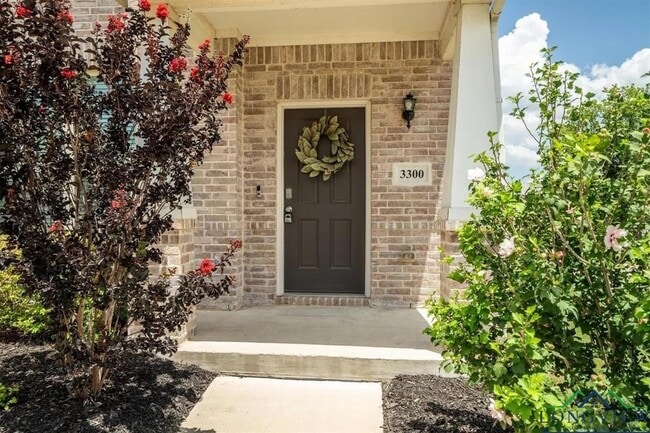 Photo - 3300 Becker Dr