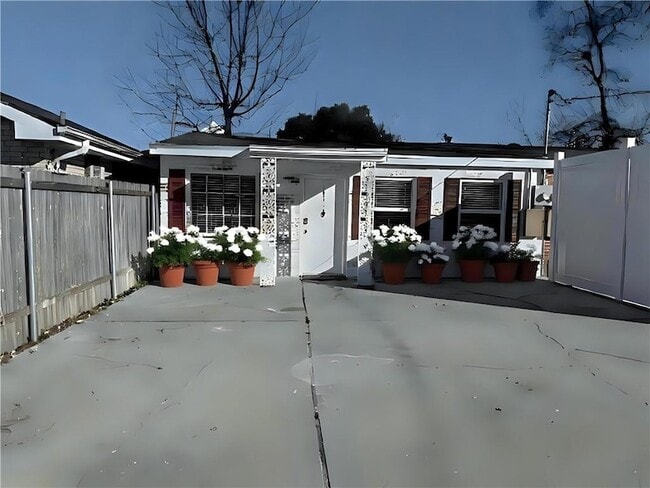 Building Photo - 1631 Feronia St