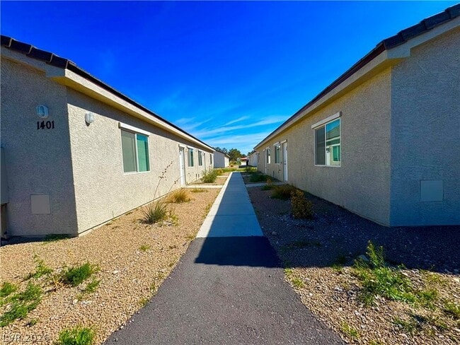 Building Photo - 1401 Ogallala St Unit 4
