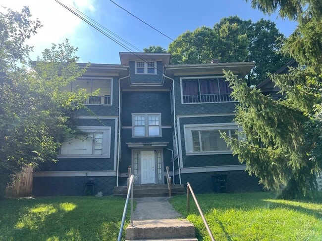 Building Photo - 3671 Vine St