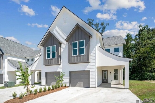 Building Photo - 5832 Lake Shelf Dr