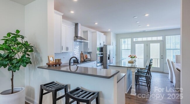 Photo - 2635 W Trade St