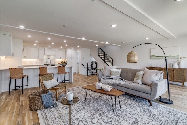 Photo - 4701 San Jacinto St Unit 103