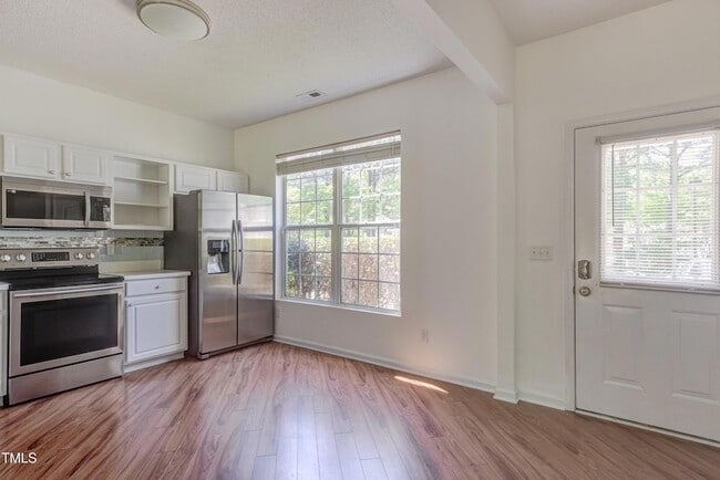 Photo - 306 Orchard Park Dr