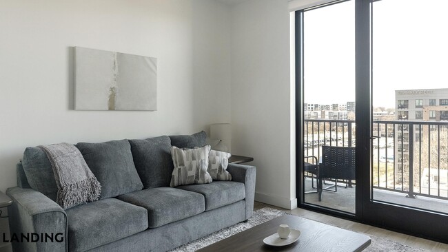 Photo - 1007 S Mint St Unit 820