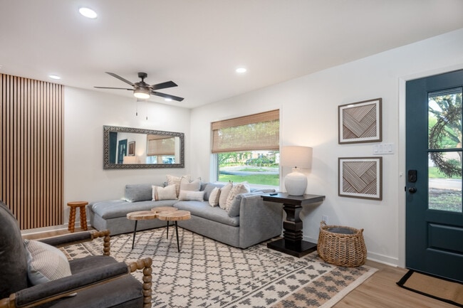 Building Photo - 308 Dunn St Unit ID1095253P